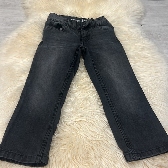 OshKosh Black White Long-Sleeve Button Down Shirt & Gray/Black Straight Jeans 4T - Picture 6 of 12